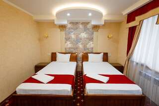 Отель Salut Hotel Almaty Алматы Улучшенный номер с 2 кроватями размера «queen-size»-4