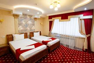 Отель Salut Hotel Almaty Алматы Улучшенный номер с 2 кроватями размера «queen-size»-5