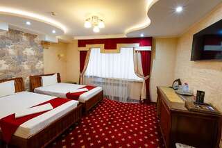 Отель Salut Hotel Almaty Алматы Улучшенный номер с 2 кроватями размера «queen-size»-6