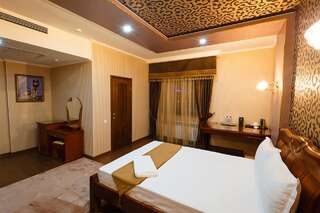 Отель Salut Hotel Almaty Алматы Люкс с 1 спальней-2