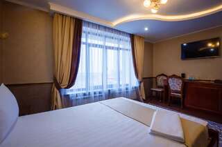 Отель Salut Hotel Almaty Алматы Люкс с 1 спальней-5